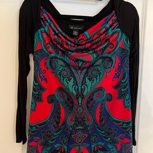 Flattering ladies top